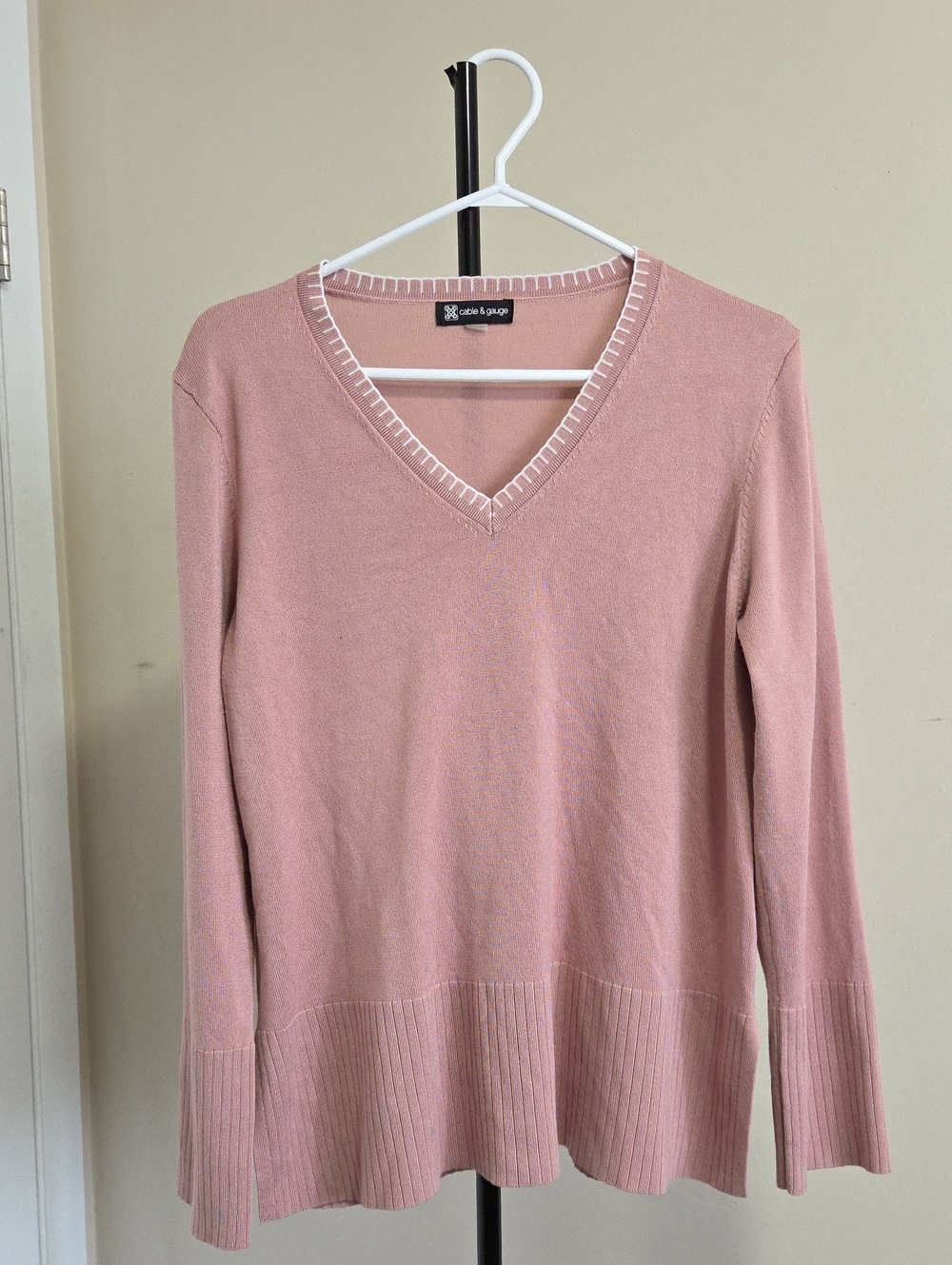 Cable & Gauge Dusty Pink V-Neck Pullover Sweater